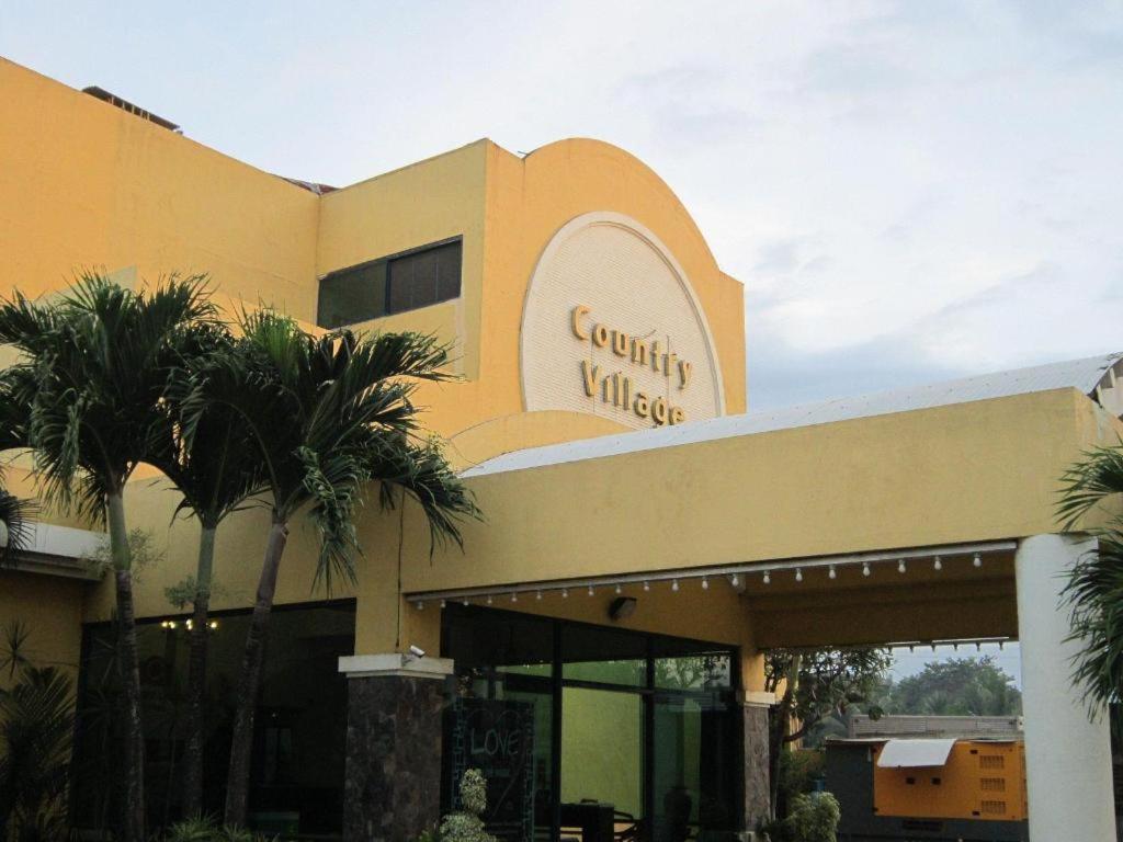 Country Village Hotel Cagayán de Oro Exterior foto