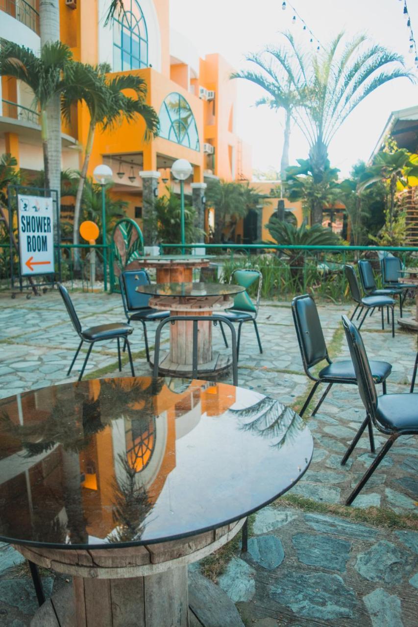 Country Village Hotel Cagayán de Oro Exterior foto